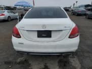 ✅ 2017 Mercedes-Benz C 300 • VIN: WDDWF4KB5HR304016 • Lot: 47482675. Wystawiony na Copart z przebiegiem 76 560 mil. Bezpłatny archiwum sprzedaży aukcyjnych z USA i szczegółowy raport historii pojazdu na DreamBid. Zdjęcie 6.