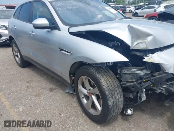 ✅ 2018 Jaguar F-Pace 30t Premium • VIN: SADCJ2GX9JA203977 • Лот: 43038306. Опубликован ранее на IAAI с пробегом 70 575 миль. Бесплатный доступ к архиву аукционных продаж из США и подробный отчёт об истории автомобиля на DreamBid. Изображение 6.