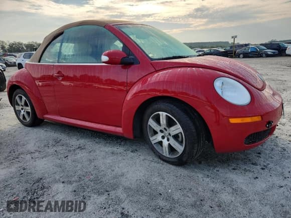 ✅ 2006 Volkswagen Beetle • VIN: 3VWRF31Y06M315900 • Lot: 69023595. Wystawiony na Copart z przebiegiem Nie podano. Bezpłatny archiwum sprzedaży aukcyjnych z USA i szczegółowy raport historii pojazdu na DreamBid. Zdjęcie 4.