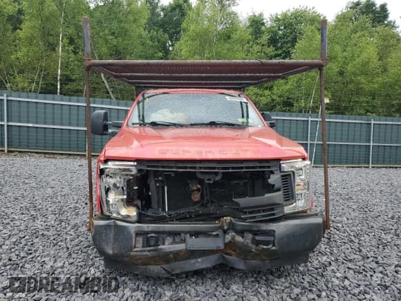 ✅ 2018 Ford F-250 XL • VIN: 1FTBF2A66JEC09897 • Lot: 60065505. Listed on Copart with 148,117 mi. Free auction sales archive from the USA and detailed vehicle history report at DreamBid. Image 5.
