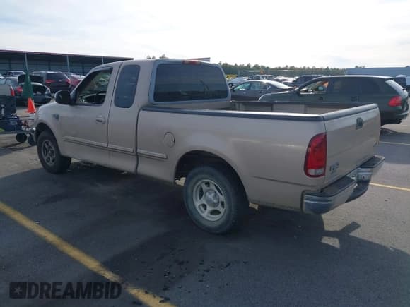 ✅ 1998 Ford F-150 • VIN: 1FTZX1762WNB11678 • Lot: 43787381. Wystawiony na IAAI z przebiegiem 97 195 mil. Bezpłatny archiwum sprzedaży aukcyjnych z USA i szczegółowy raport historii pojazdu na DreamBid. Zdjęcie 3.
