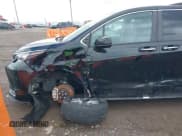 ✅ 2024 Toyota Sienna XLE • VIN: 5TDYRKEC7RS193023 • Lot: 43367795. Wystawiony na IAAI z przebiegiem 29 907 mil. Bezpłatny archiwum sprzedaży aukcyjnych z USA i szczegółowy raport historii pojazdu na DreamBid. Zdjęcie 6.