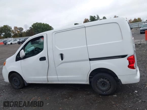 ✅ 2017 Nissan NV200 S • VIN: 3N6CM0KN1HK722315 • Lot: 43551613. Wystawiony na IAAI z przebiegiem 383 848 mil. Bezpłatny archiwum sprzedaży aukcyjnych z USA i szczegółowy raport historii pojazdu na DreamBid. Zdjęcie 14.