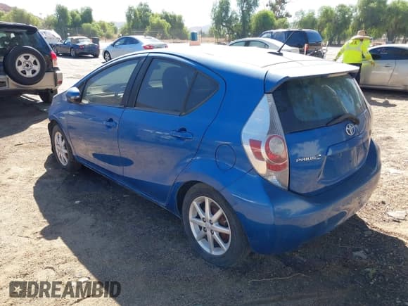 ✅ 2012 Toyota Prius One • VIN: JTDKDTB33C1007626 • Лот: 40666619. Опубликован ранее на IAAI с пробегом 184 654 миль. Бесплатный доступ к архиву аукционных продаж из США и подробный отчёт об истории автомобиля на DreamBid. Изображение 3.