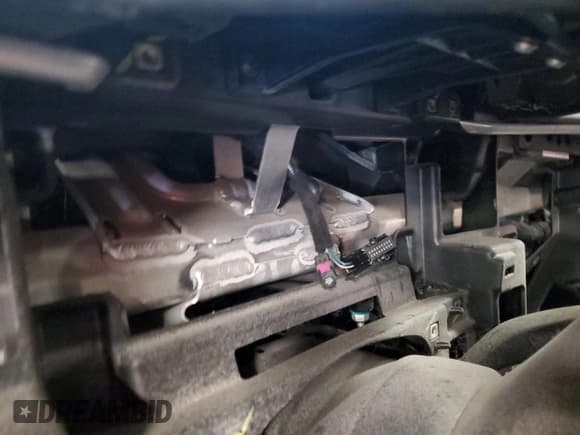 ✅ 2016 Tesla Model X 70D • VIN: 5YJXCAE28GF005447 • Лот: 71860275. Опубликован ранее на Copart с пробегом Не указан. Бесплатный доступ к архиву аукционных продаж из США и подробный отчёт об истории автомобиля на DreamBid. Изображение 9.