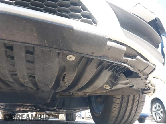 ✅ 2019 Mercedes-Benz C 300 • VIN: WDDWJ8DB1KF844216 • Lot: 41824556. Listed on IAAI with 104,530 mi. Free auction sales archive from the USA and detailed vehicle history report at DreamBid. Image 18.