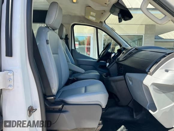 ✅ 2017 Ford Transit • VIN: 1FTYE1ZM3HKA13258 • Lot: 85299445. Wystawiony na Copart z przebiegiem 213 530 mil. Bezpłatny archiwum sprzedaży aukcyjnych z USA i szczegółowy raport historii pojazdu na DreamBid. Zdjęcie 5.