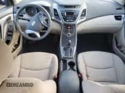 ✅ 2016 Hyundai Elantra SE • VIN: 5NPDH4AE8GH792746 • Lot: 90943465. Wystawiony na Copart z przebiegiem 92 384 mil. Bezpłatny archiwum sprzedaży aukcyjnych z USA i szczegółowy raport historii pojazdu na DreamBid. Zdjęcie 8.