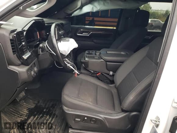 ✅ 2024 Chevrolet Silverado 2500HD LT • VIN: 1GC4YNEY7RF101276 • Lot: 82091005. Wystawiony na Copart z przebiegiem 45 100 mil. Bezpłatny archiwum sprzedaży aukcyjnych z USA i szczegółowy raport historii pojazdu na DreamBid. Zdjęcie 7.