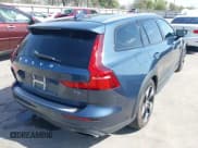 ✅ 2022 Volvo V60 • VIN: YV4102WK5N2092045 • Lot: 41793442. Wystawiony na IAAI z przebiegiem 38 892 mil. Bezpłatny archiwum sprzedaży aukcyjnych z USA i szczegółowy raport historii pojazdu na DreamBid. Zdjęcie 4.
