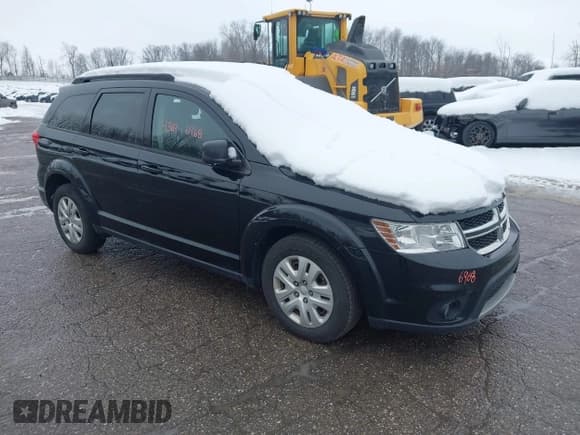 ✅ 2019 Dodge Journey SE • VIN: 3C4PDCBB9KT757813 • Lot: 43646968. Listed on IAAI with 125,343 mi. Free auction sales archive from the USA and detailed vehicle history report at DreamBid. Image 1.
