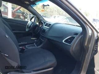 ✅ 2013 Dodge Avenger SE • VIN: 1C3CDZAB8DN591519 • Лот: 41202402. Опубликован ранее на IAAI с пробегом 231 145 миль. Бесплатный доступ к архиву аукционных продаж из США и подробный отчёт об истории автомобиля на DreamBid. Изображение 5.