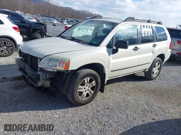 ✅ 2004 Mitsubishi Endeavor LS • VIN: 4A4MM21S84E119613 • Lot: 43805036. Listed on IAAI with 224,365 mi. Free auction sales archive from the USA and detailed vehicle history report at DreamBid. Image 2.