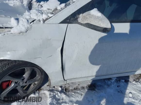 2019 Hyundai Veloster Premium with VIN KMHTG6AFXKU018415, listed as a IAAI auction lot 41575175 with 71,978 mi miles and . Bid and sale history available at DreamBid. Image 17.