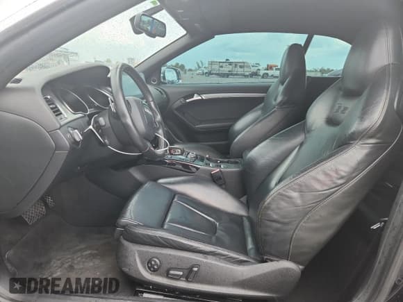 ✅ 2011 Audi S5 Premium Plus • VIN: WAUCGAFH5BN005810 • Lot: 69708845. Wystawiony na Copart z przebiegiem 73 830 mil. Bezpłatny archiwum sprzedaży aukcyjnych z USA i szczegółowy raport historii pojazdu na DreamBid. Zdjęcie 7.