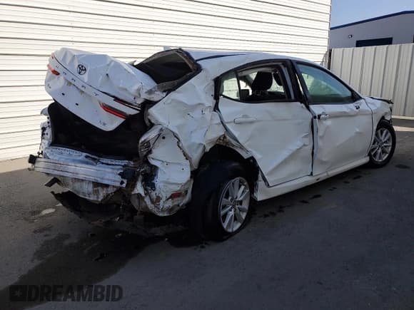 ✅ 2025 Toyota Camry LE • VIN: 4T1DAACK9SU523235 • Lot: 90798885. Listed on Copart with 35,690 mi. Free auction sales archive from the USA and detailed vehicle history report at DreamBid. Image 3.