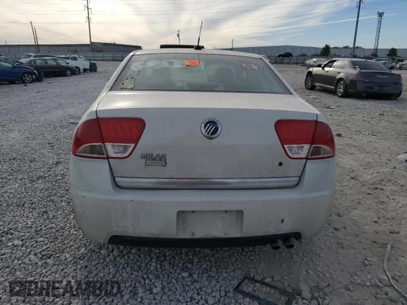✅ 2010 Mercury Milan Premier • VIN: 3MEHM0JA1AR642337 • Lot: 69718484. Wystawiony na Copart z przebiegiem Nie podano. Bezpłatny archiwum sprzedaży aukcyjnych z USA i szczegółowy raport historii pojazdu na DreamBid. Zdjęcie 6.