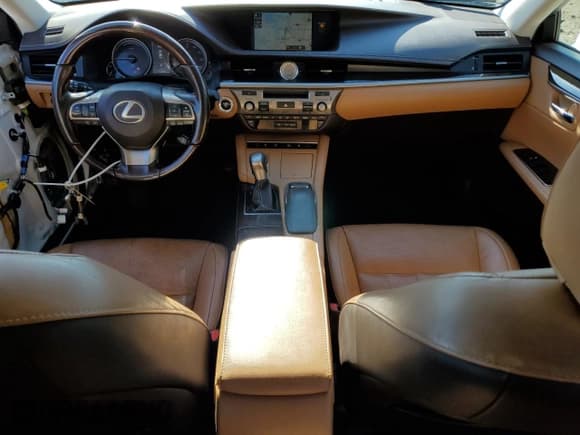 ✅ 2017 Lexus ES 300h • VIN: JTHBW1GG6H2151388 • Lot: 71674425. Listed on Copart with 120,489 mi. Free auction sales archive from the USA and detailed vehicle history report at DreamBid. Image 8.