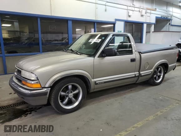 ✅ 2000 Chevrolet S-10 LS • VIN: 1GCCS14W6YK297867 • Лот: 88991925. Опубликован ранее на Copart с пробегом 189 214 миль. Бесплатный доступ к архиву аукционных продаж из США и подробный отчёт об истории автомобиля на DreamBid. Изображение 1.