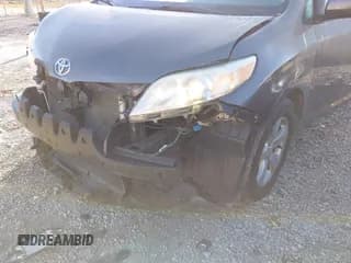 ✅ 2014 Toyota Sienna LE • VIN: 5TDKK3DC6ES485127 • Lot: 43691505. Listed on IAAI with 220,316 mi. Free auction sales archive from the USA and detailed vehicle history report at DreamBid. Image 6.