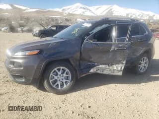 ✅ 2015 Jeep Cherokee Latitude • VIN: 1C4PJMCS6FW725950 • Лот: 47703574. Опубликован ранее на Copart с пробегом 137 026 миль. Бесплатный доступ к архиву аукционных продаж из США и подробный отчёт об истории автомобиля на DreamBid. Изображение 1.