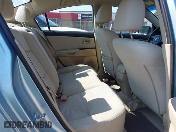 ✅ 2007 Mazda 3 i Sport • VIN: JM1BK32F671644435 • Лот: 42490043. Опубликован ранее на IAAI с пробегом 308 993 миль. Бесплатный доступ к архиву аукционных продаж из США и подробный отчёт об истории автомобиля на DreamBid. Изображение 8.