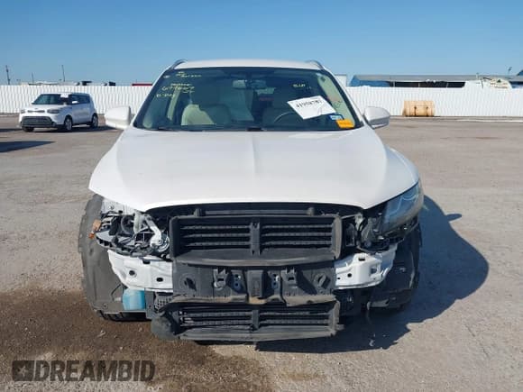 ✅ 2019 Lincoln MKC Standard • VIN: 5LMCJ1C92KUL35937 • Lot: 41958781. Listed on IAAI with 116,242 mi. Free auction sales archive from the USA and detailed vehicle history report at DreamBid. Image 13.