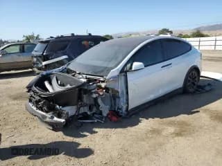 ✅ 2024 Tesla Model X Plaid • VIN: 7SAXCBE62RF458901 • Lot: 61037655. Wystawiony na Copart z przebiegiem Nie podano. Bezpłatny archiwum sprzedaży aukcyjnych z USA i szczegółowy raport historii pojazdu na DreamBid. Zdjęcie 1.