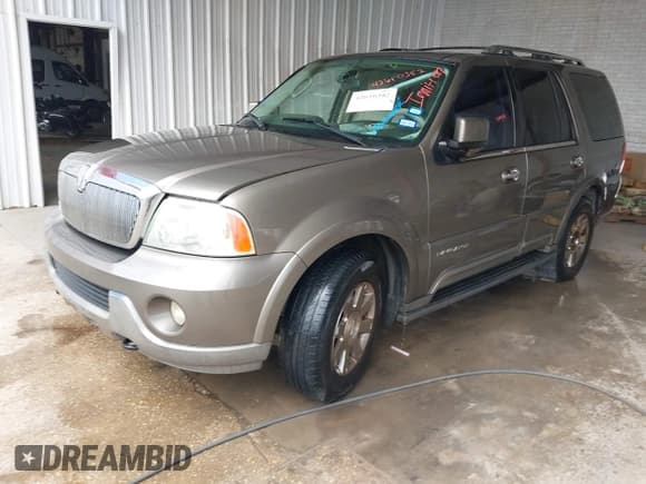 ✅ 2003 Lincoln Navigator Ultimate • VIN: 5LMFU27R43LJ27229 • Lot: 42610352. Wystawiony na IAAI z przebiegiem 178 897 mil. Bezpłatny archiwum sprzedaży aukcyjnych z USA i szczegółowy raport historii pojazdu na DreamBid. Zdjęcie 2.