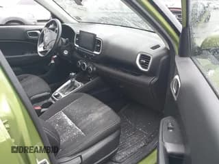 ✅ 2021 Hyundai Venue Denim • VIN: KMHRC8A39MU125109 • Lot: 41683871. Listed on IAAI with 50,188 mi. Free auction sales archive from the USA and detailed vehicle history report at DreamBid. Image 5.