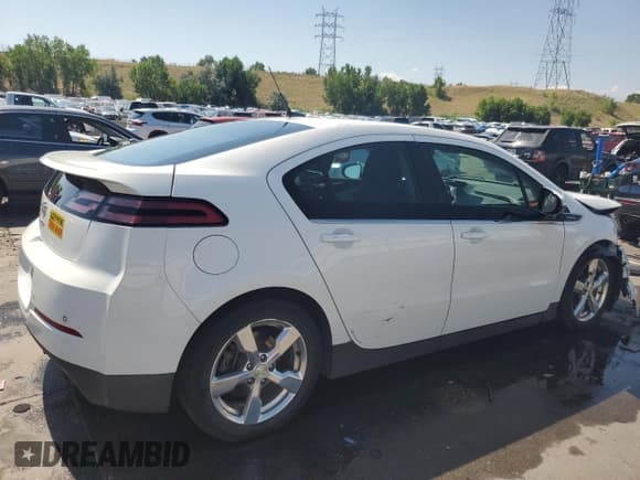 ✅ 2013 Chevrolet Volt • VIN: 1G1RD6E42DU103955 • Lot: 62952324. Wystawiony na Copart z przebiegiem 197 231 mil. Bezpłatny archiwum sprzedaży aukcyjnych z USA i szczegółowy raport historii pojazdu na DreamBid. Zdjęcie 3.