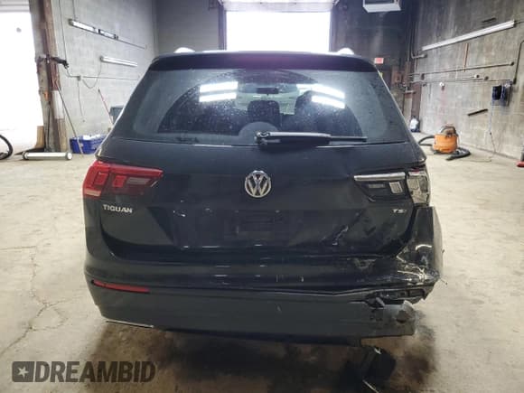 ✅ 2018 Volkswagen Tiguan S • VIN: 3VV1B7AXXJM092916 • Лот: 90348745. Опубликован ранее на Copart с пробегом 81 678 миль. Бесплатный доступ к архиву аукционных продаж из США и подробный отчёт об истории автомобиля на DreamBid. Изображение 6.