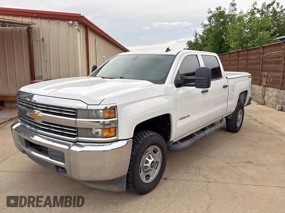2015 Chevrolet Silverado 2500HD Work Truck с VIN 1GC1KUEG0FF185345, выставлен на аукционе Copart как лот 58501835 с пробегом 194 581 миль миль и Чистый • Clean title. История ставок и продаж доступна на DreamBid. Изображение 2.