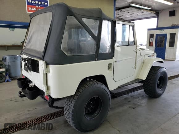 ✅ 1974 Toyota Land Cruiser • VIN: FJ40178981 • Лот: 74798404. Опубликован ранее на Copart с пробегом 31 601 миль. Бесплатный доступ к архиву аукционных продаж из США и подробный отчёт об истории автомобиля на DreamBid. Изображение 3.