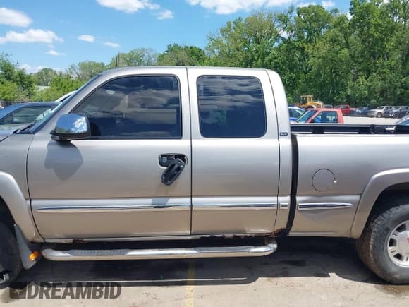 ✅ 2001 GMC Sierra 1500 SLE • VIN: 2GTEK19T611308931 • Лот: 42192722. Опубликован ранее на IAAI с пробегом 271 777 миль. Бесплатный доступ к архиву аукционных продаж из США и подробный отчёт об истории автомобиля на DreamBid. Изображение 6.