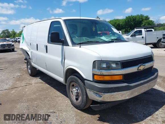 ✅ 2019 Chevrolet Express Cargo • VIN: 1GCWGAFP6K1368910 • Lot: 42194961. Wystawiony na IAAI z przebiegiem 69 359 mil. Bezpłatny archiwum sprzedaży aukcyjnych z USA i szczegółowy raport historii pojazdu na DreamBid. Zdjęcie 1.