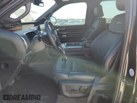 ✅ 2025 Ford Expedition Max Platinum • VIN: 1FMJK1M85SEA22324 • Лот: 86816435. Опубликован ранее на Copart с пробегом 16 502 миль. Бесплатный доступ к архиву аукционных продаж из США и подробный отчёт об истории автомобиля на DreamBid. Изображение 7.