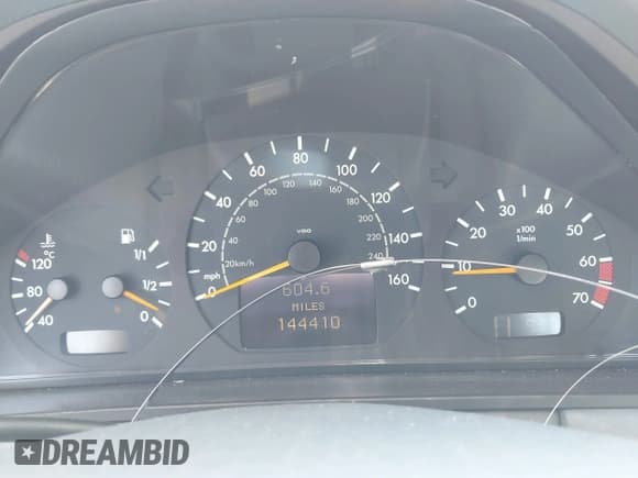 ✅ 2002 Mercedes-Benz E 320 • VIN: WDBJF65J52B402285 • Lot: 43006132. Listed on IAAI with 144,410 mi. Free auction sales archive from the USA and detailed vehicle history report at DreamBid. Image 7.