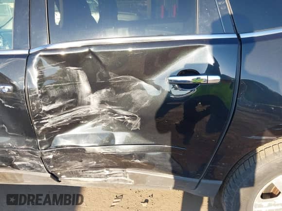 2010 Chevrolet Traverse 1LT z VIN 1GNLVFED5AS117261, wystawiony jako IAAI lot #43220575 z przebiegiem 257 124 mil mil oraz . Historia ofert i sprzedaży dostępna na DreamBid. Obrazek 6.