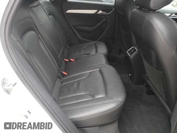 ✅ 2018 Audi Q3 Premium • VIN: WA1ECCFSXJR026670 • Lot: 68262515. Wystawiony na Copart z przebiegiem 61 352 mil. Bezpłatny archiwum sprzedaży aukcyjnych z USA i szczegółowy raport historii pojazdu na DreamBid. Zdjęcie 10.