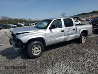✅ 2002 Dodge Dakota Sport • VIN: 1B7HG38N02S683051 • Lot: 51234225. Wystawiony na Copart z przebiegiem 226 692 mil. Bezpłatny archiwum sprzedaży aukcyjnych z USA i szczegółowy raport historii pojazdu na DreamBid. Zdjęcie 1.