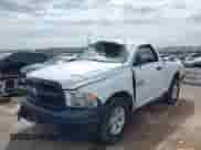 2017 Ram 1500 Tradesman z VIN 3C6JR6AG2HG721847, wystawiony jako IAAI lot #43230943 z przebiegiem 195 100 mil mil oraz . Historia ofert i sprzedaży dostępna na DreamBid. Obrazek 2.