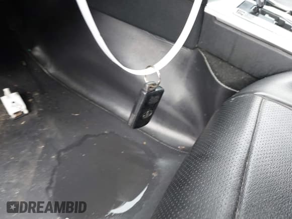 ✅ 2012 Toyota Camry SE • VIN: 4T1BK1FK4CU005924 • Lot: 43159368. Listed on IAAI with 421,843 mi. Free auction sales archive from the USA and detailed vehicle history report at DreamBid. Image 11.