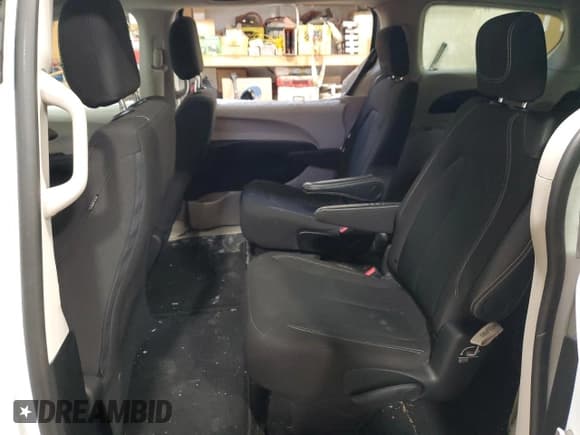 ✅ 2024 Chrysler Grand Caravan SXT • VIN: 2C4RC1ZG1RR107226 • Lot: 85417454. Listed on Copart with 38,567 mi. Free auction sales archive from the USA and detailed vehicle history report at DreamBid. Image 11.