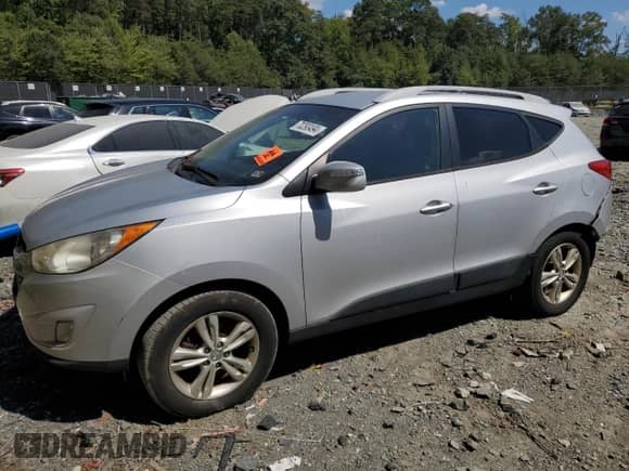 2013 Hyundai Tucson GLS z VIN KM8JU3AC8DU550995, wystawiony jako Copart lot #70293494 z przebiegiem 175 354 mil mil oraz Szkoda całkowita • Salvage title. Historia ofert i sprzedaży dostępna na DreamBid. Obrazek 1.
