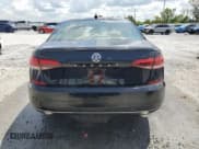 ✅ 2021 Volkswagen Passat S • VIN: 1VWAA7A38MC001174 • Lot: 70487915. Wystawiony na Copart z przebiegiem 62 396 mil. Bezpłatny archiwum sprzedaży aukcyjnych z USA i szczegółowy raport historii pojazdu na DreamBid. Zdjęcie 6.