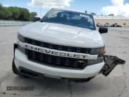 ✅ 2021 Chevrolet Silverado 1500 Custom • VIN: 3GCPYBEK1MG337159 • Lot: 67144774. Wystawiony na Copart z przebiegiem 41 863 mil. Bezpłatny archiwum sprzedaży aukcyjnych z USA i szczegółowy raport historii pojazdu na DreamBid. Zdjęcie 5.