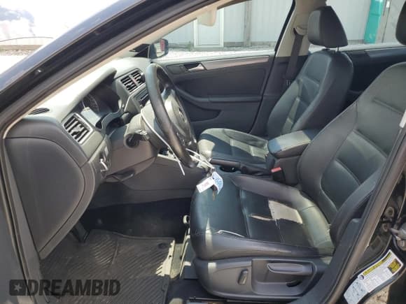 ✅ 2014 Volkswagen Jetta TDI w/Premium/Nav • VIN: 3VWLL7AJ8EM354287 • Lot: 64066645. Listed on Copart with 197,231 mi. Free auction sales archive from the USA and detailed vehicle history report at DreamBid. Image 7.