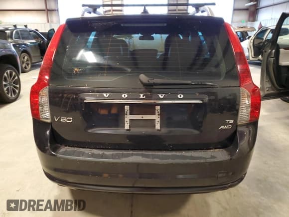 ✅ 2010 Volvo V50 R-Design • VIN: YV1672MJ1A2573865 • Lot: 88757465. Listed on Copart with 84,432 mi. Free auction sales archive from the USA and detailed vehicle history report at DreamBid. Image 6.