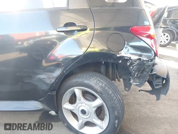 ✅ 2005 Scion xA • VIN: JTKKT624650117519 • Lot: 43642483. Listed on IAAI with 200,619 mi. Free auction sales archive from the USA and detailed vehicle history report at DreamBid. Image 6.